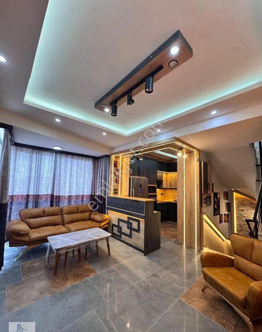 Hisar Mahallesinde Deniz Manzaralı Havuzlu Full Eşyalı 3 + 1 Villa - Görsel 17