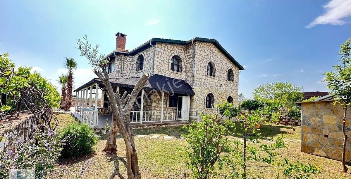 Didim Yeşiltepede 700 Metre Arsa İçinde Havuzlu Otoparklı Full Eşyalı Satılık 5 + 2 Taş Villa - Görsel 14