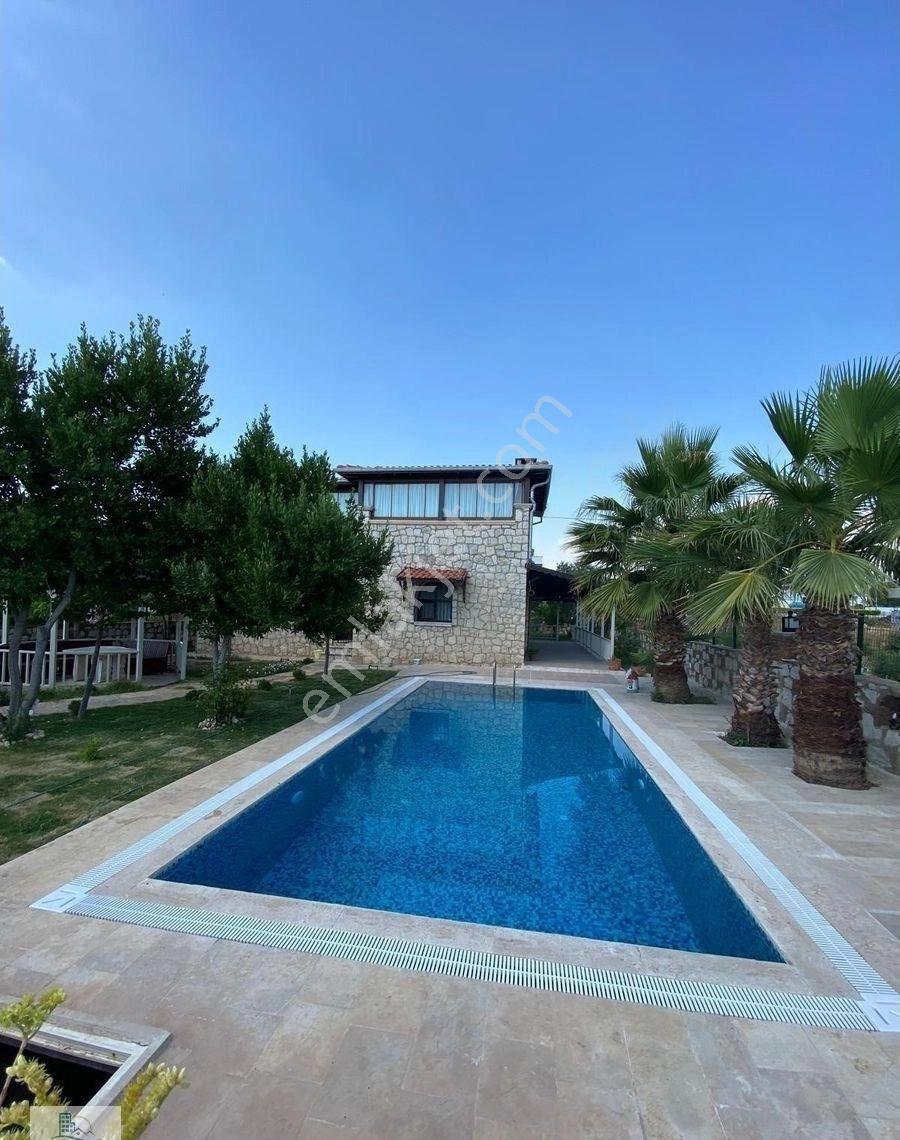 Didim Yeşiltepede 700 Metre Arsa İçinde Havuzlu Otoparklı Full Eşyalı Satılık 5 + 2 Taş Villa - Görsel 12