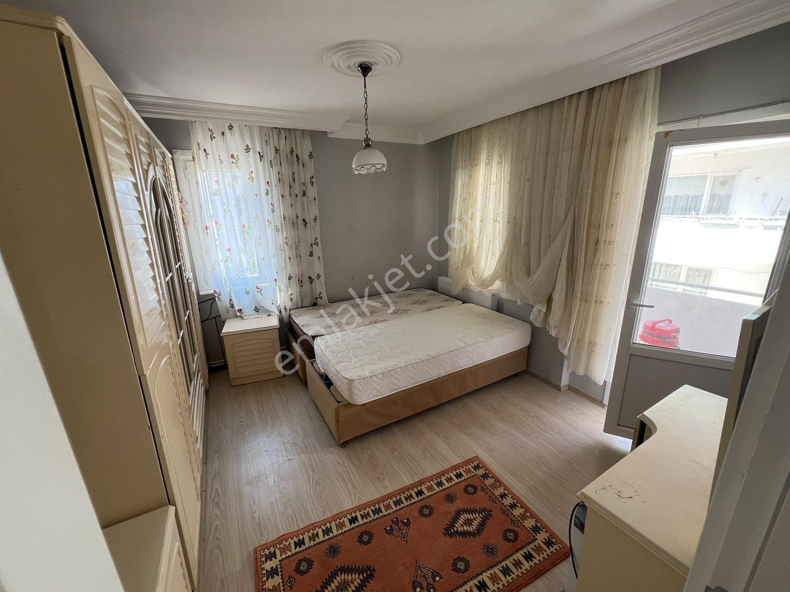 Yalova Çınarcık Sahilde Eşyalı 2 Balkonlu Bakımlı 2+1 Ara Kat - Görsel 21