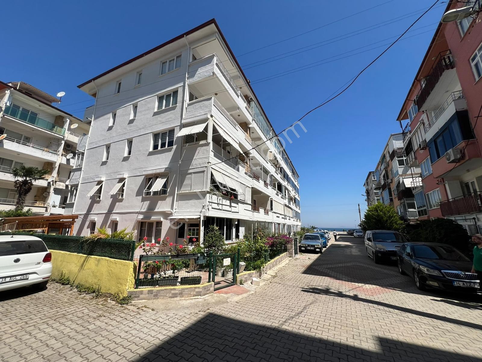 Yalova Çınarcık Sahilde Eşyalı 2 Balkonlu Bakımlı 2+1 Ara Kat - Görsel 13