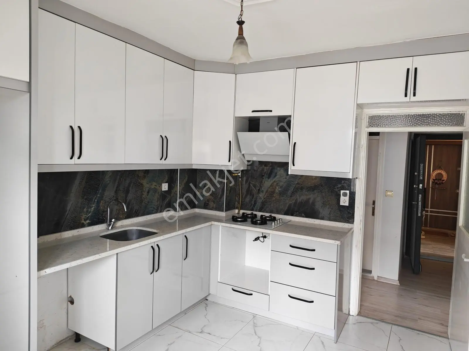3+1 Kiralık Daire! Muratevler Sitesinde Önü Açık, Doğalgazlı - Görsel 2