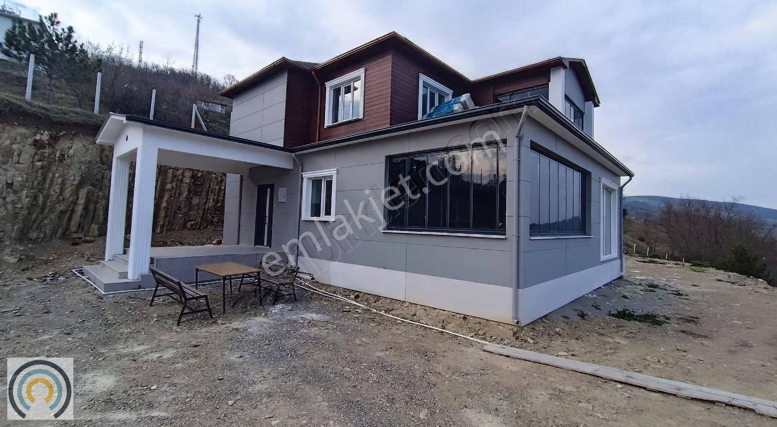 Kavak Karaarslan'da Satılık Villa & Arsa