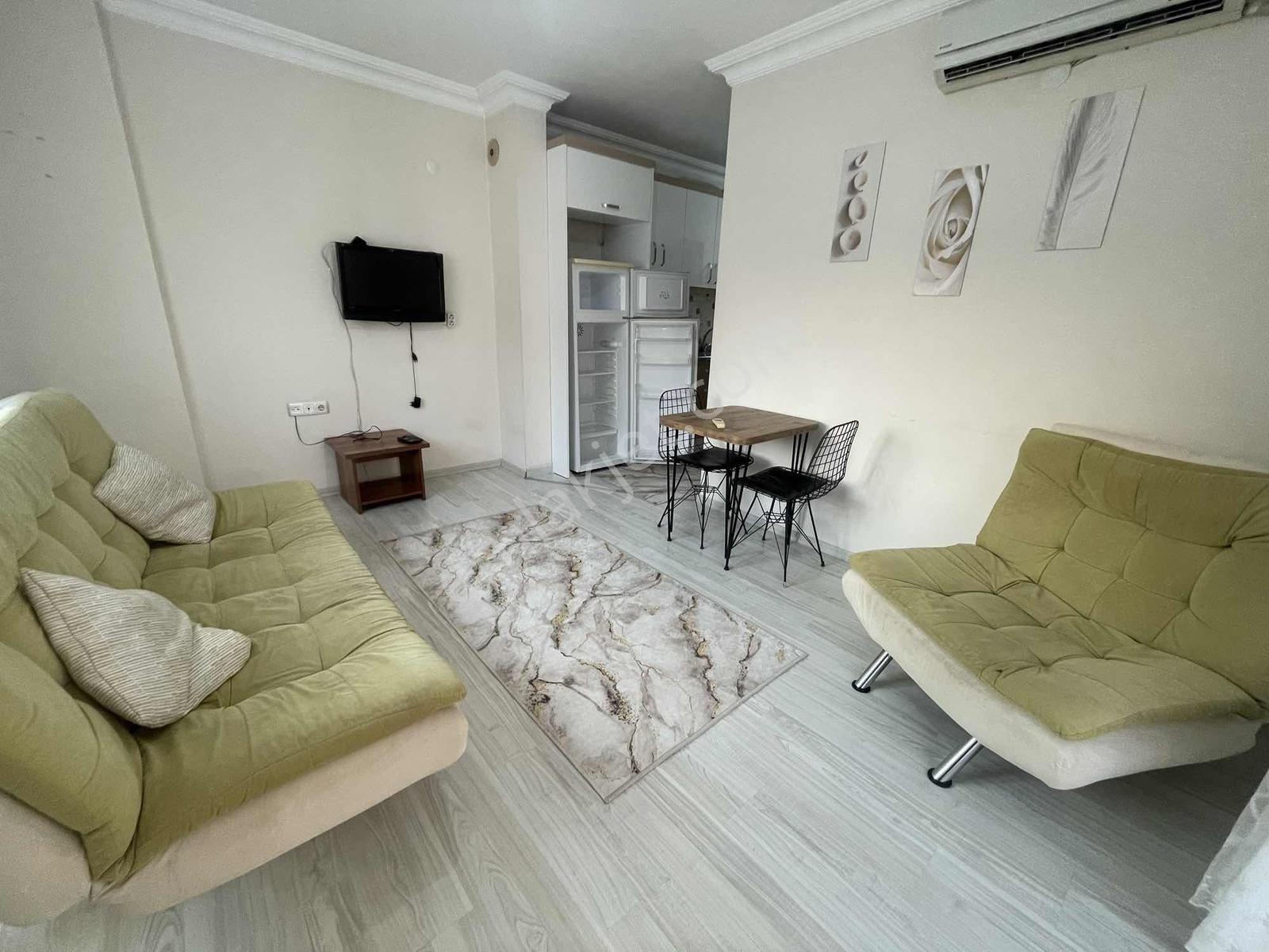 Kültür'de Kafelere Yakın Arakat Balkonlu Eşyalı 1+1 Kiralık