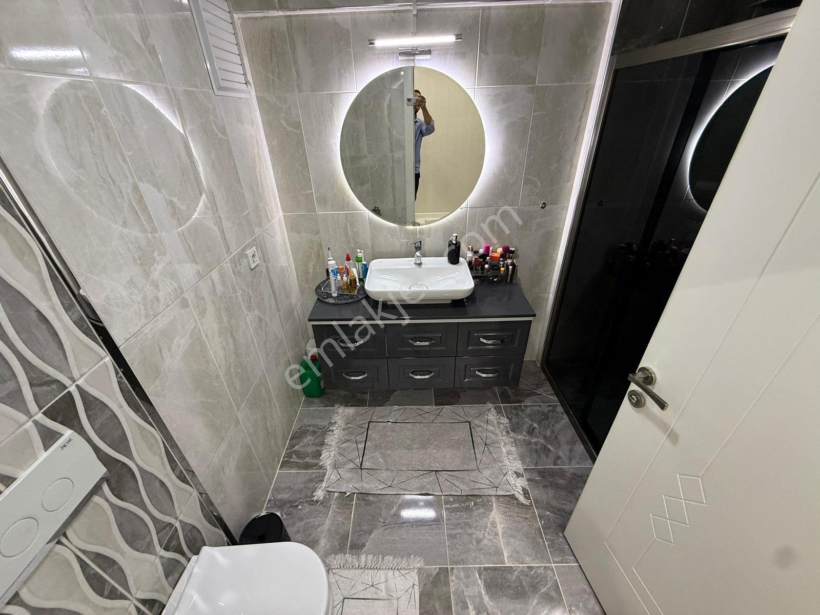 Beyoğlu'ndan Saray Merkezde Site İçerisinde Asansörlü Geniş 4+1 - Görsel 27