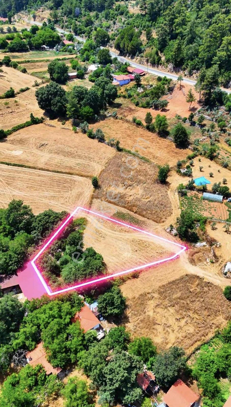 Muğla'da Denize Kıyısı Olan Köyde Arsa - Görsel 17