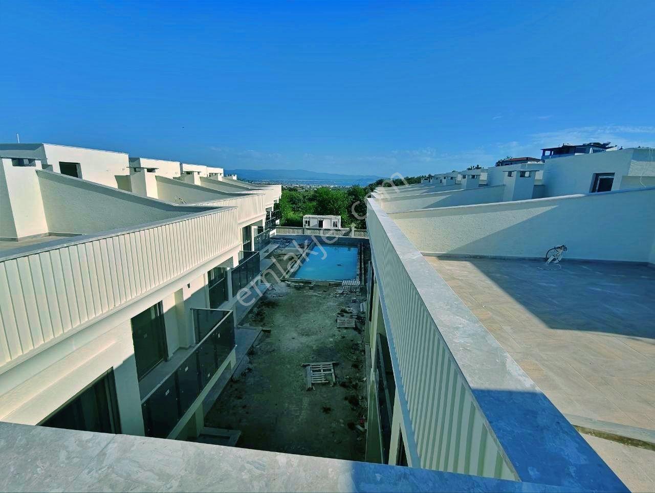 Uytundan Kızılkeçilide Otoparklı Havuzlu Sıfır 3+1 Lüks Villa - Görsel 21