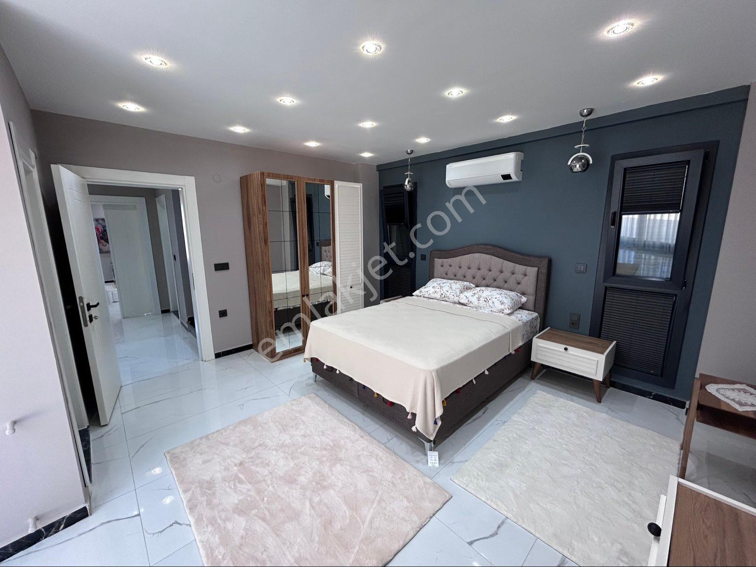 Didim Efelerde Köşe Konumda Eşyalı 4+1 Villa - Görsel 21