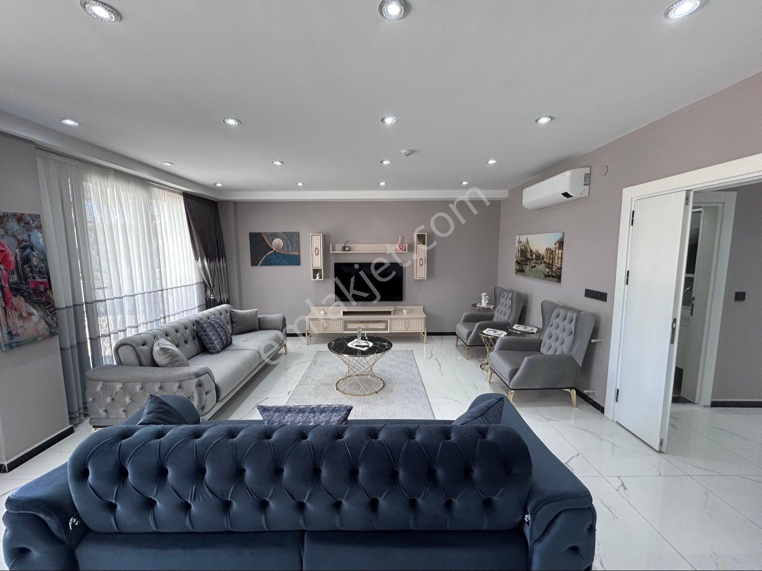 Didim Efelerde Köşe Konumda Eşyalı 4+1 Villa - Görsel 17