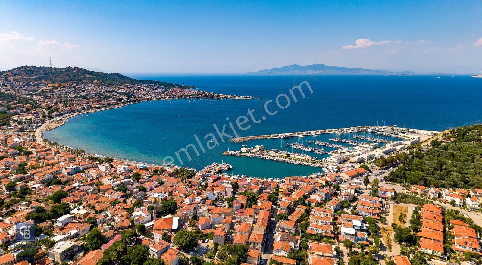 Yenifoça Merkezde Satılık Dubleks Müstakil Eski Taş Ev - Görsel 4