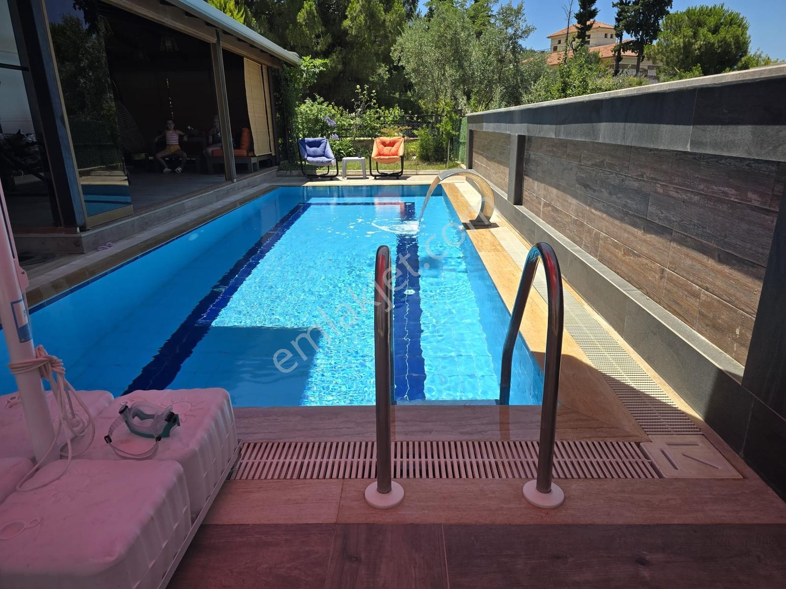 Davutlar'da Çok Özellikli 160 M2 Eşyalı Satılık 4+1 Lüks Villa - Görsel 5