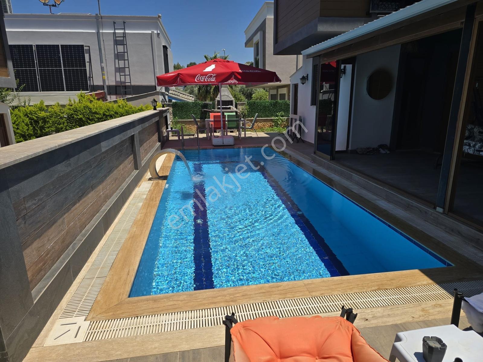 Davutlar'da Çok Özellikli 160 M2 Eşyalı Satılık 4+1 Lüks Villa - Görsel 4