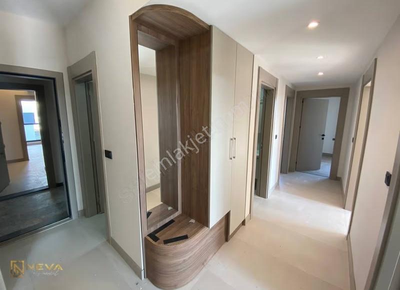 Camili'de Satılık Sıfır 3+1 Daire Asansörlü Bina - Görsel 24