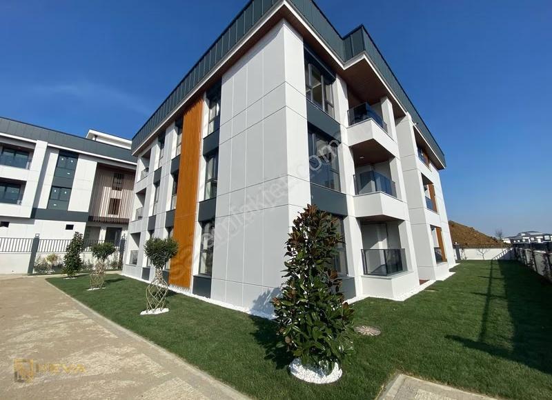 Camili'de Satılık Sıfır 3+1 Daire Asansörlü Bina - Görsel 10