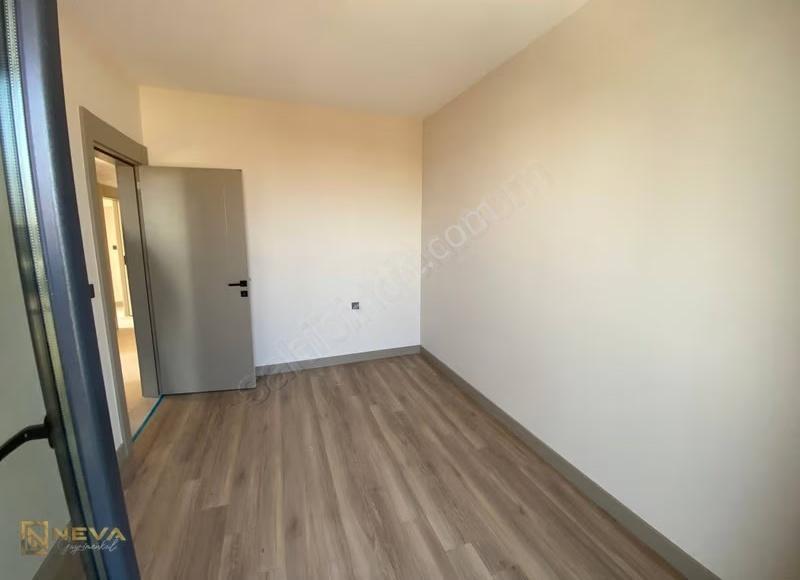 Camili'de Satılık Sıfır 3+1 Daire Asansörlü Bina - Görsel 29