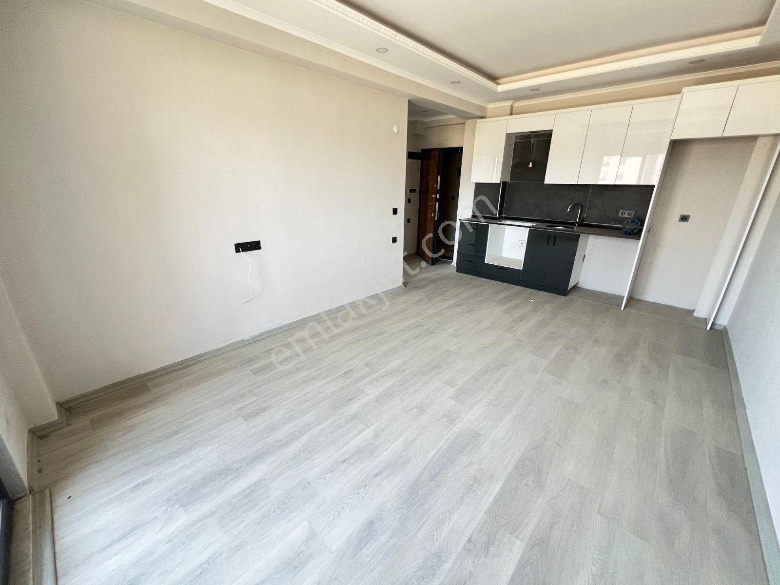 Pazarcı Mahallesi Ful Aktiviteli Sitede 1+1 Daire - Görsel 15