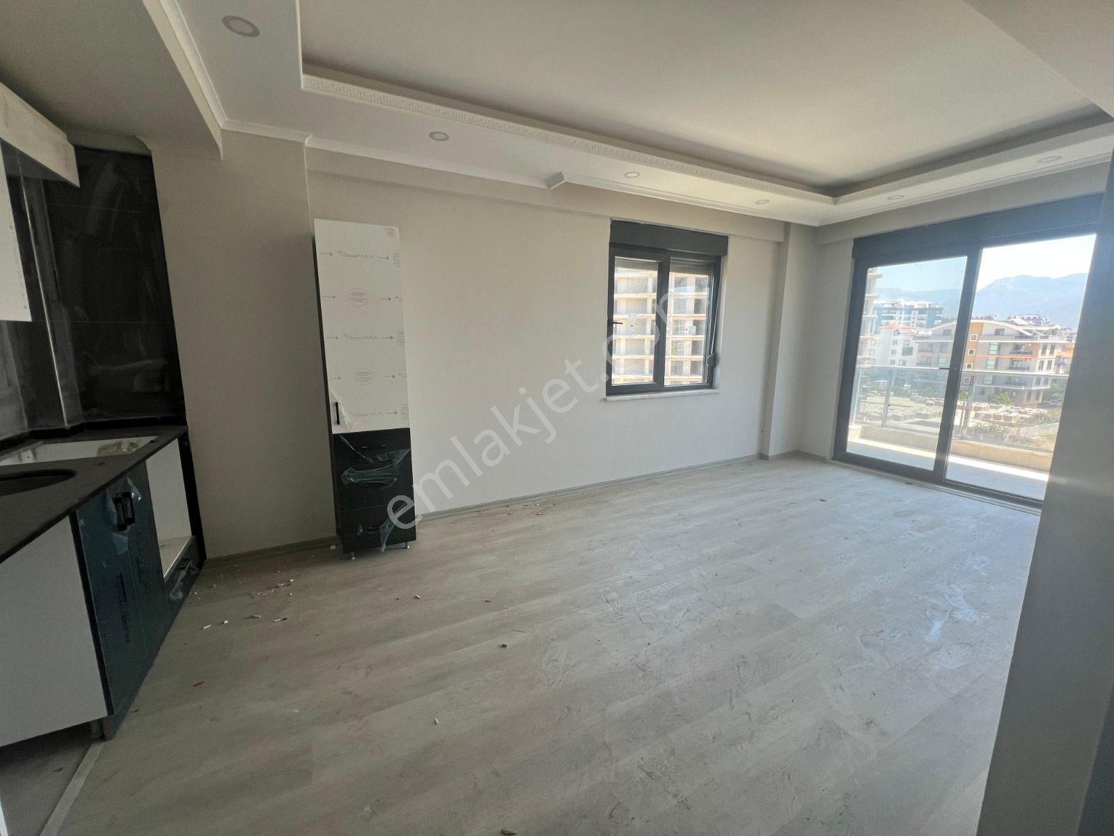 Pazarcı Mahallesi Ful Aktiviteli Sitede 1+1 Daire - Görsel 13