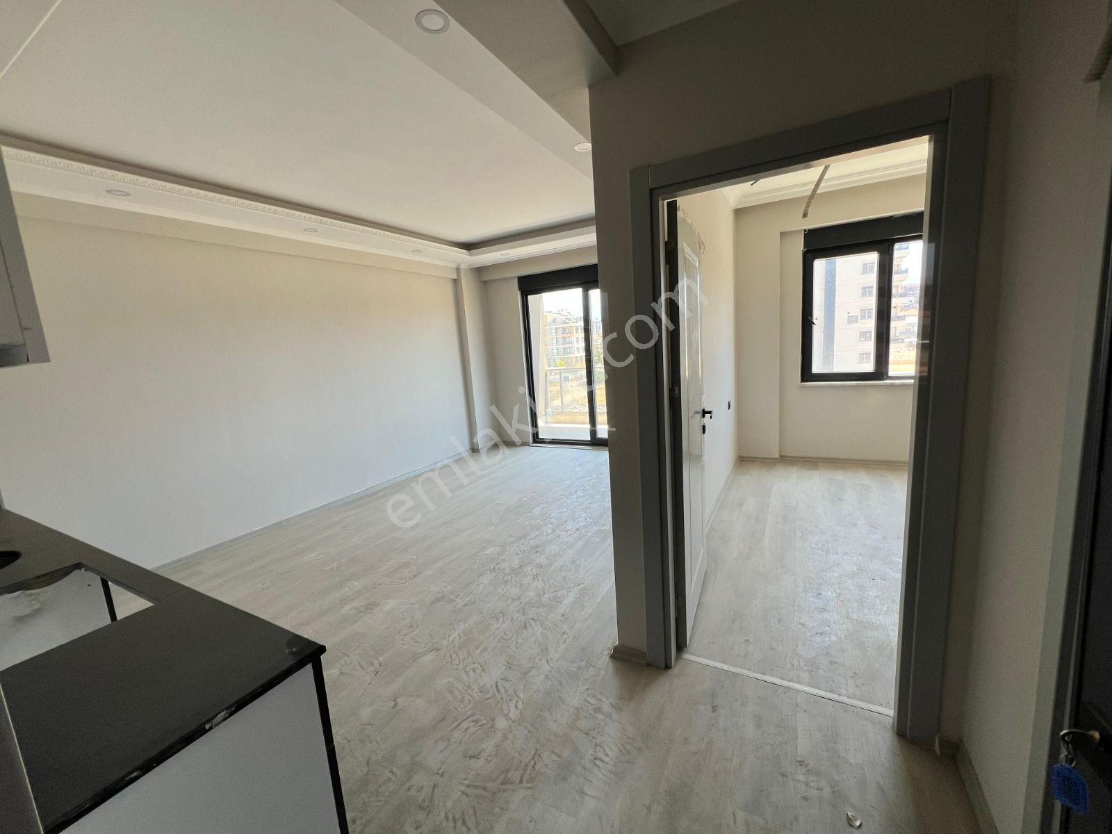 Pazarcı Mahallesi Ful Aktiviteli Sitede 1+1 Daire - Görsel 12