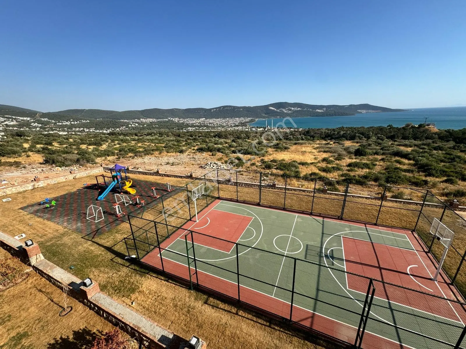 Didim Akbükte Muhteşem Manzaralı Havuzlu Sitede 1+1 Daire - Görsel 2
