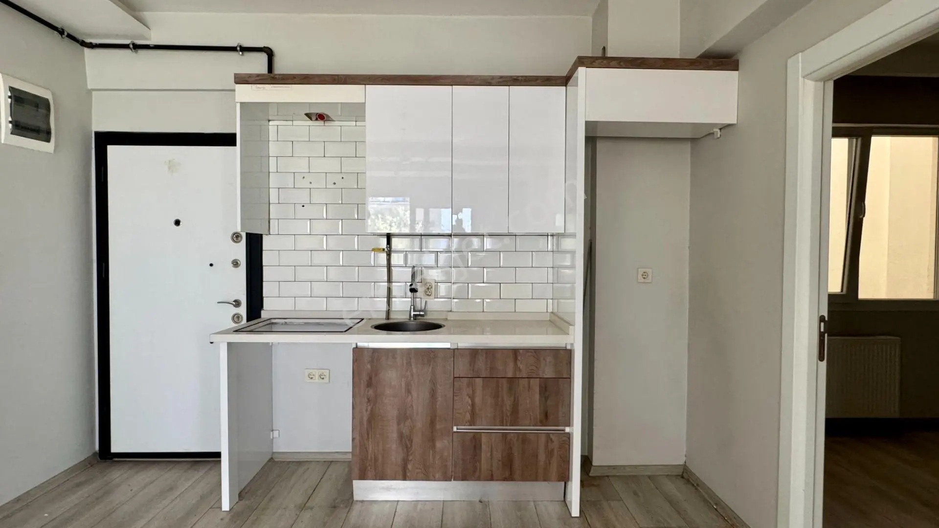 Küçükçiğli Merkeze Yakın Kiralık 2+1 Açık Mutfak Daire - Görsel 3