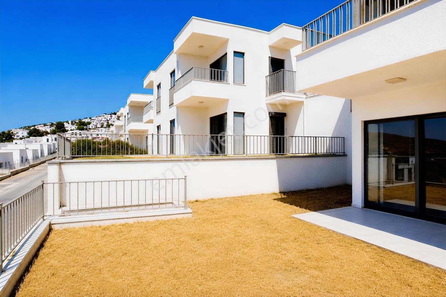 Bodrum Bağla'da Satılık Deniz Manzaralı Bahçeli 2+1 Daire - Görsel 17