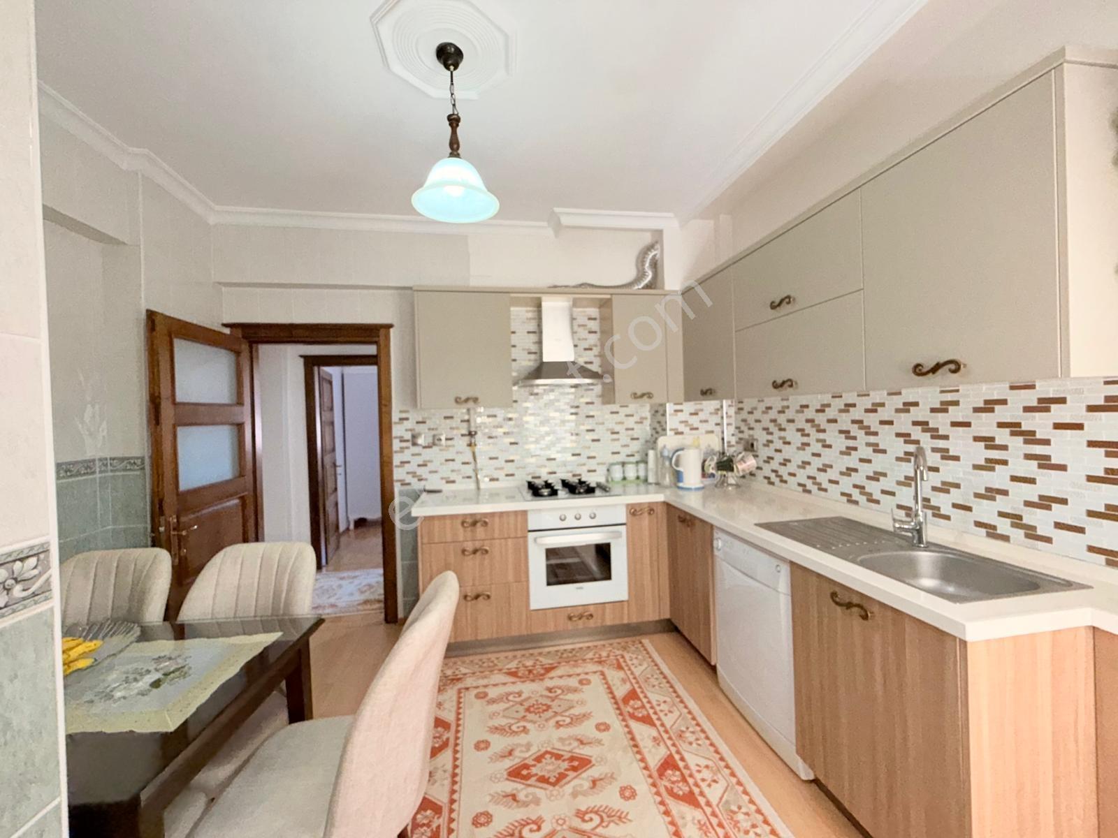 Trabzon Meydan'a 30 Metre Uzaklıkta Satılık 6+1 Dubleks Daire - Görsel 15