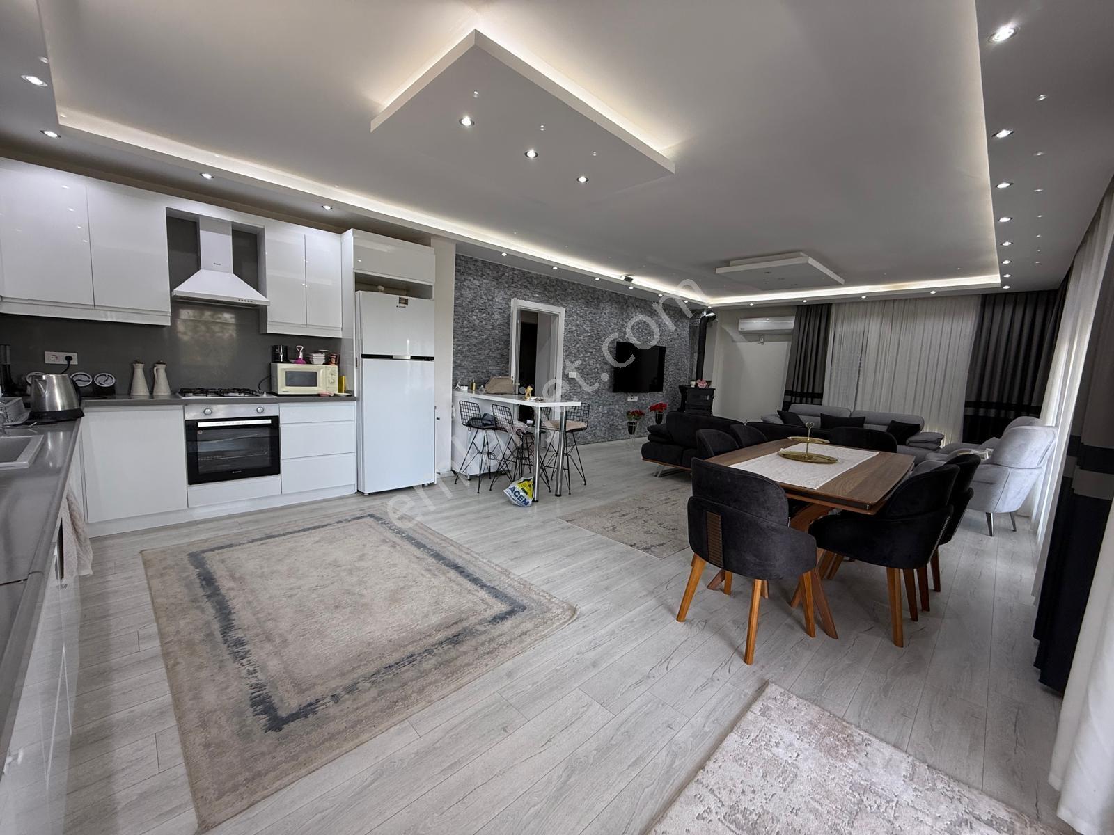 Buca Belenbaşı'nda Satılık Lüks Tripleks Villa 6+1 - Görsel 18