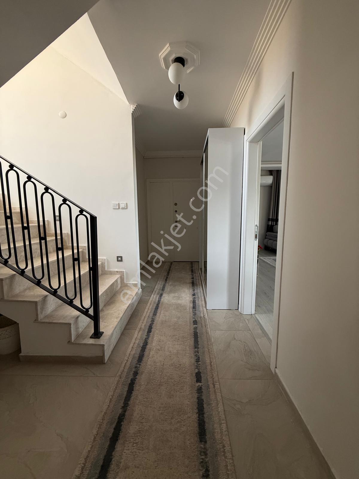 Buca Belenbaşı'nda Satılık Lüks Tripleks Villa 6+1 - Görsel 2