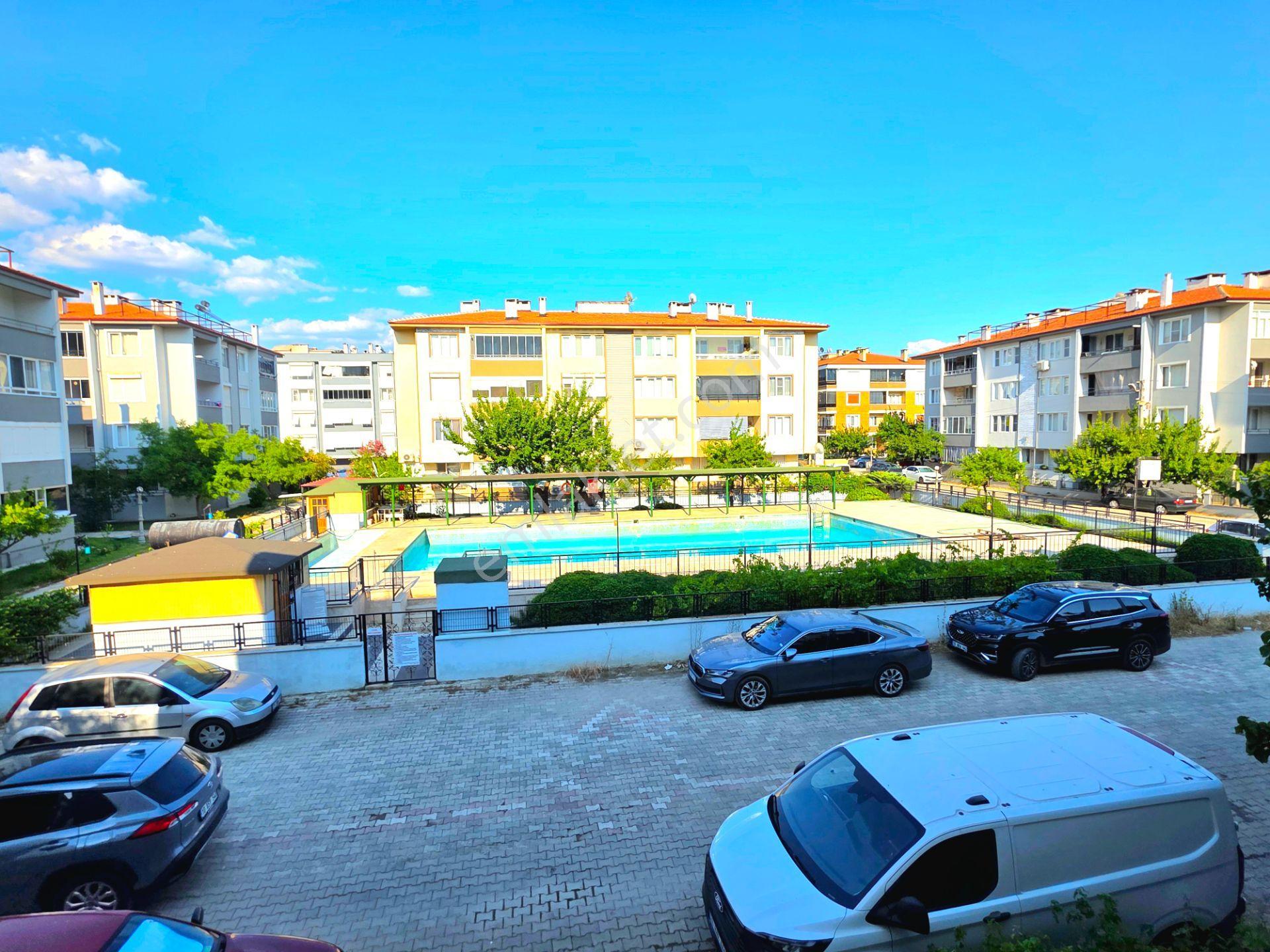 Vahdet'ten Tek Yetkili Altınkumda Havuz Cepheli 180 M² 3+1 Daire - Görsel 4
