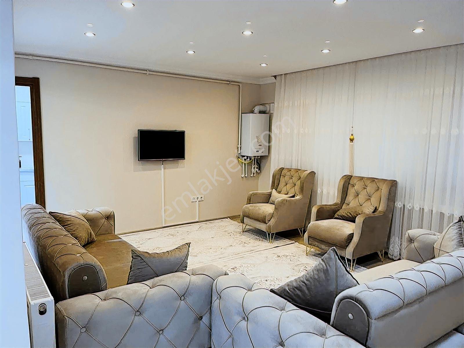 Maltepe Zümrütevlerde Site İçerisinde Geniş Fuull Eşyalı 1+1 - Görsel 13
