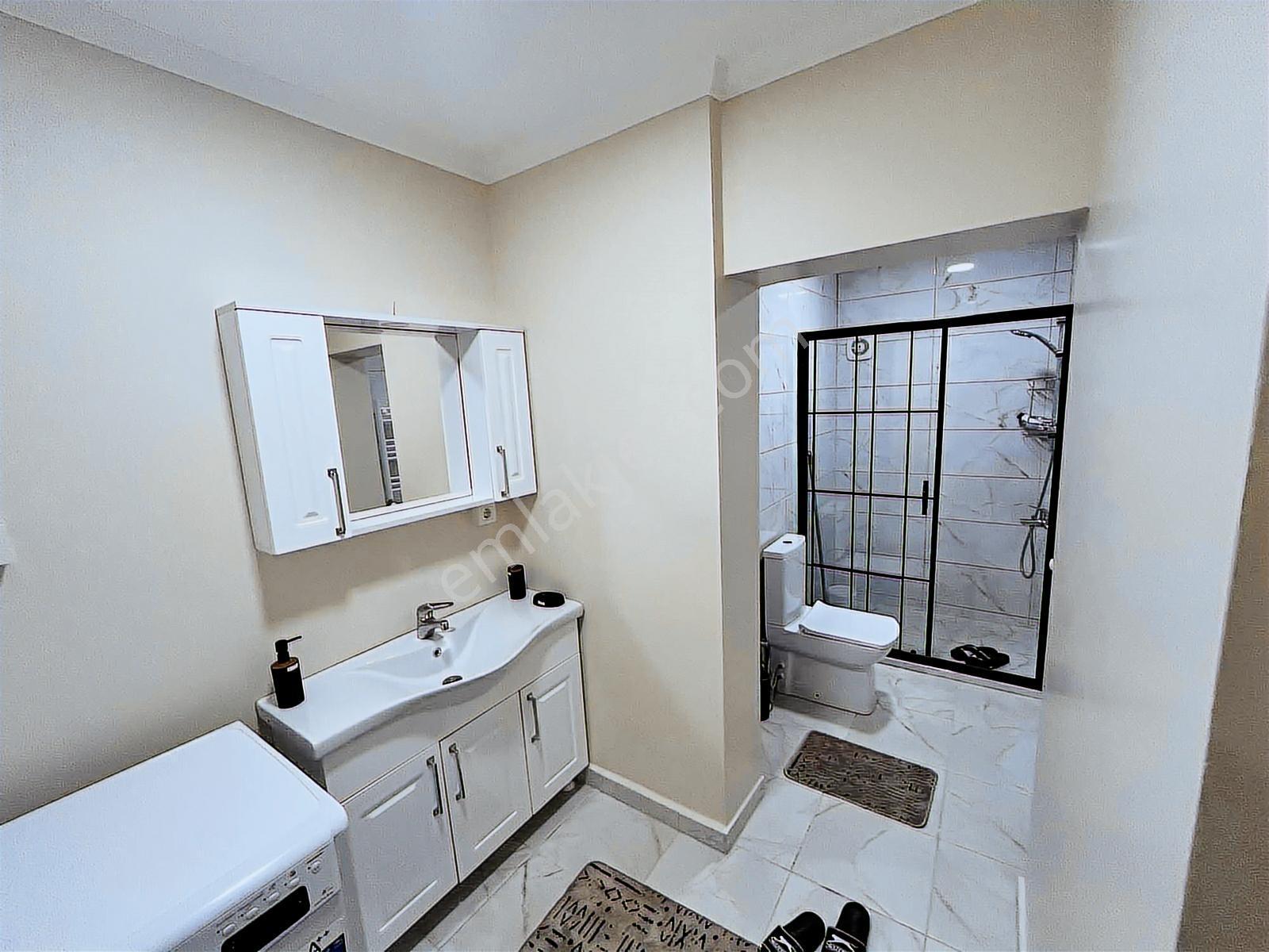 Maltepe Zümrütevlerde Site İçerisinde Geniş Fuull Eşyalı 1+1 - Görsel 20