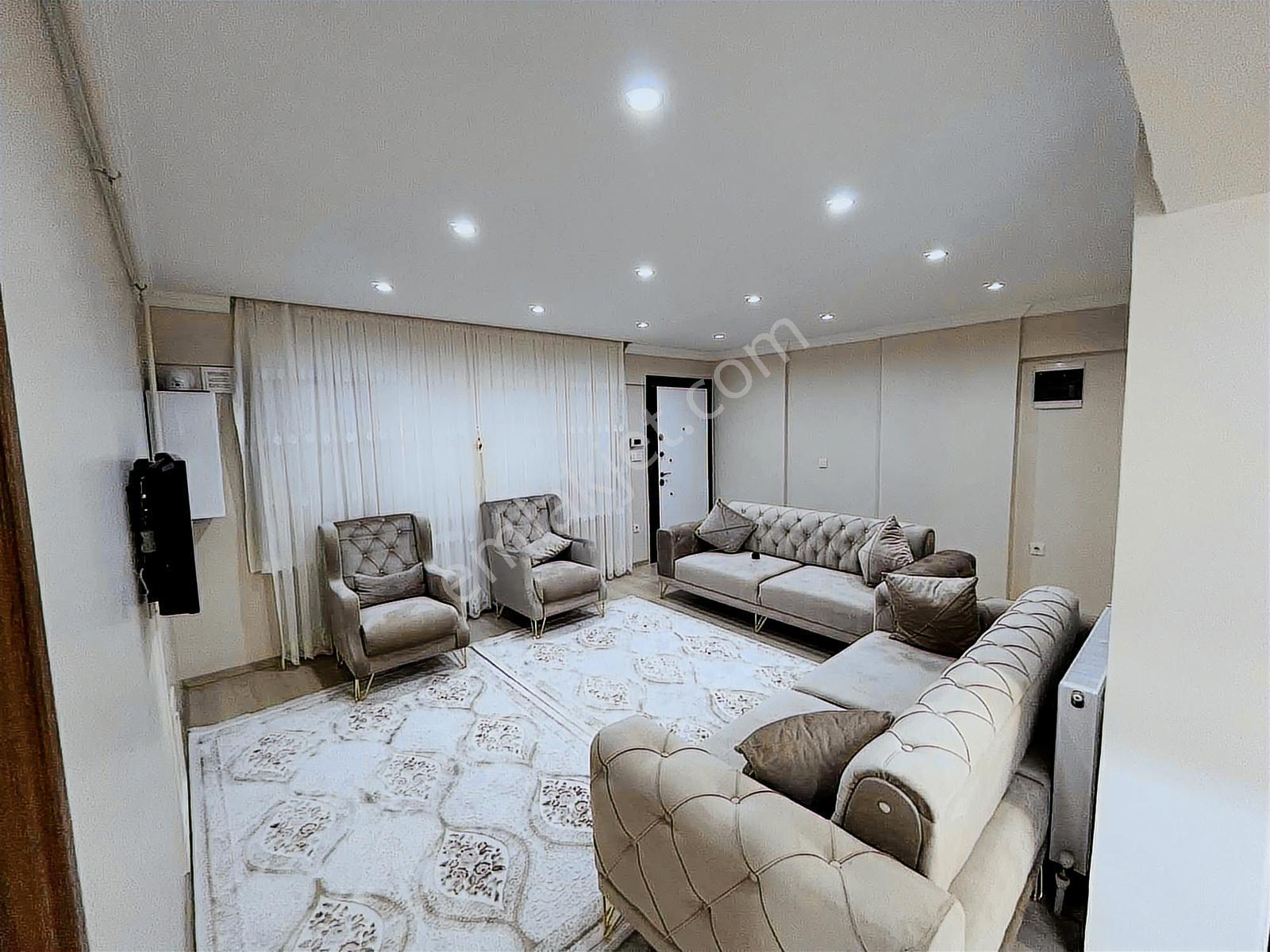 Maltepe Zümrütevlerde Site İçerisinde Geniş Fuull Eşyalı 1+1 - Görsel 14