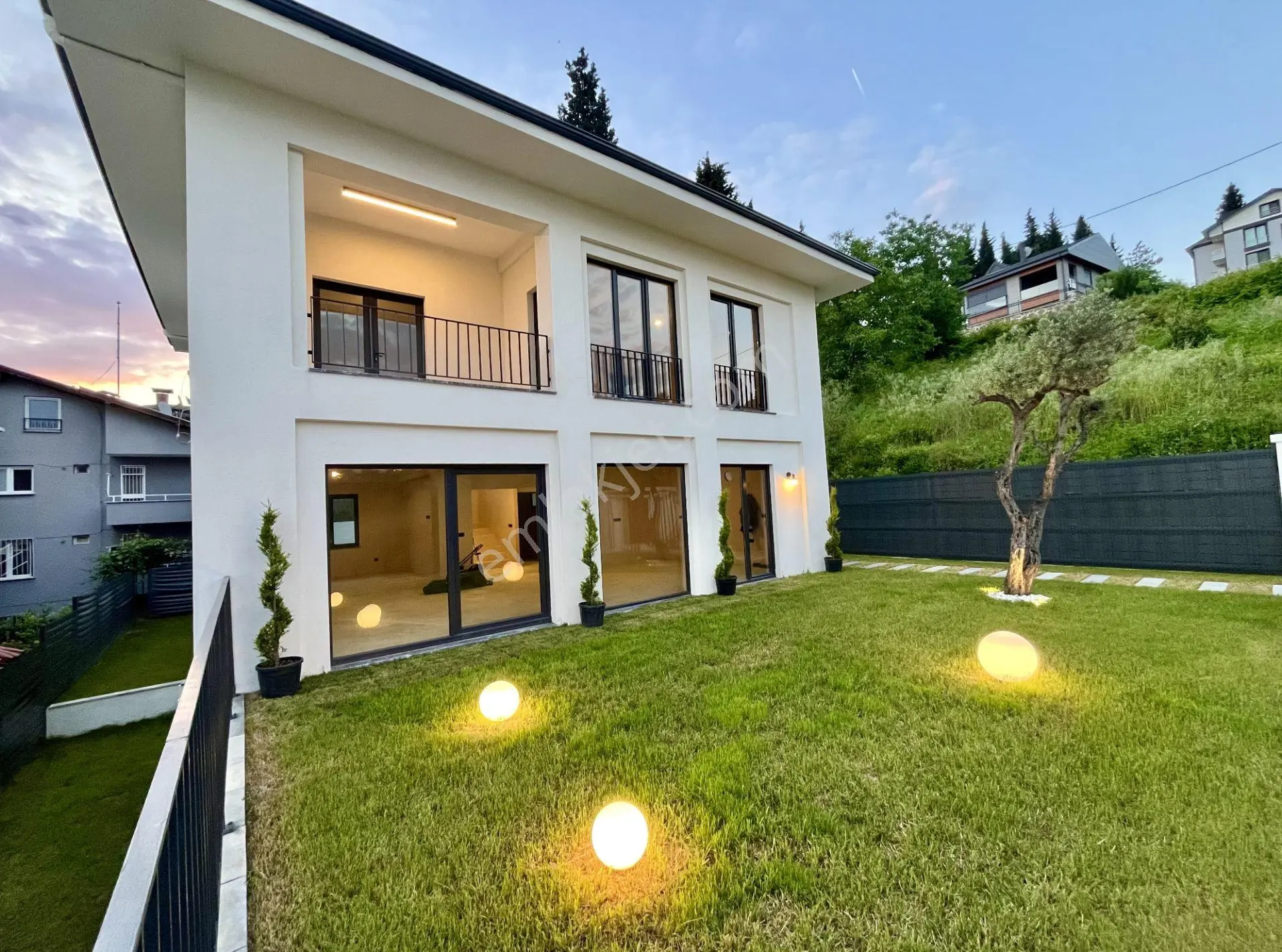 Wisrem'den Karamürsel'de Deniz Manzaralı Lüks Villa - Görsel 3
