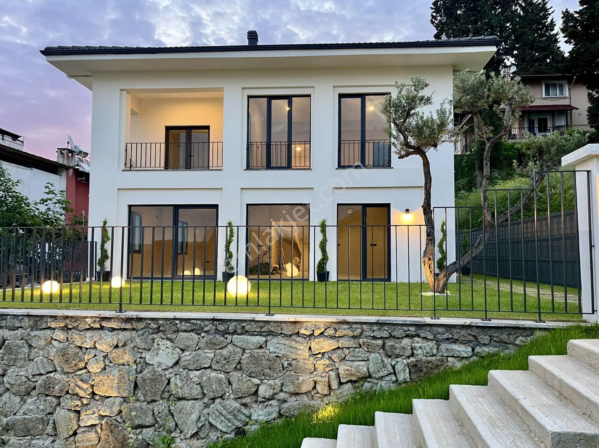 Wisrem'den Karamürsel'de Deniz Manzaralı Lüks Villa - Görsel 2
