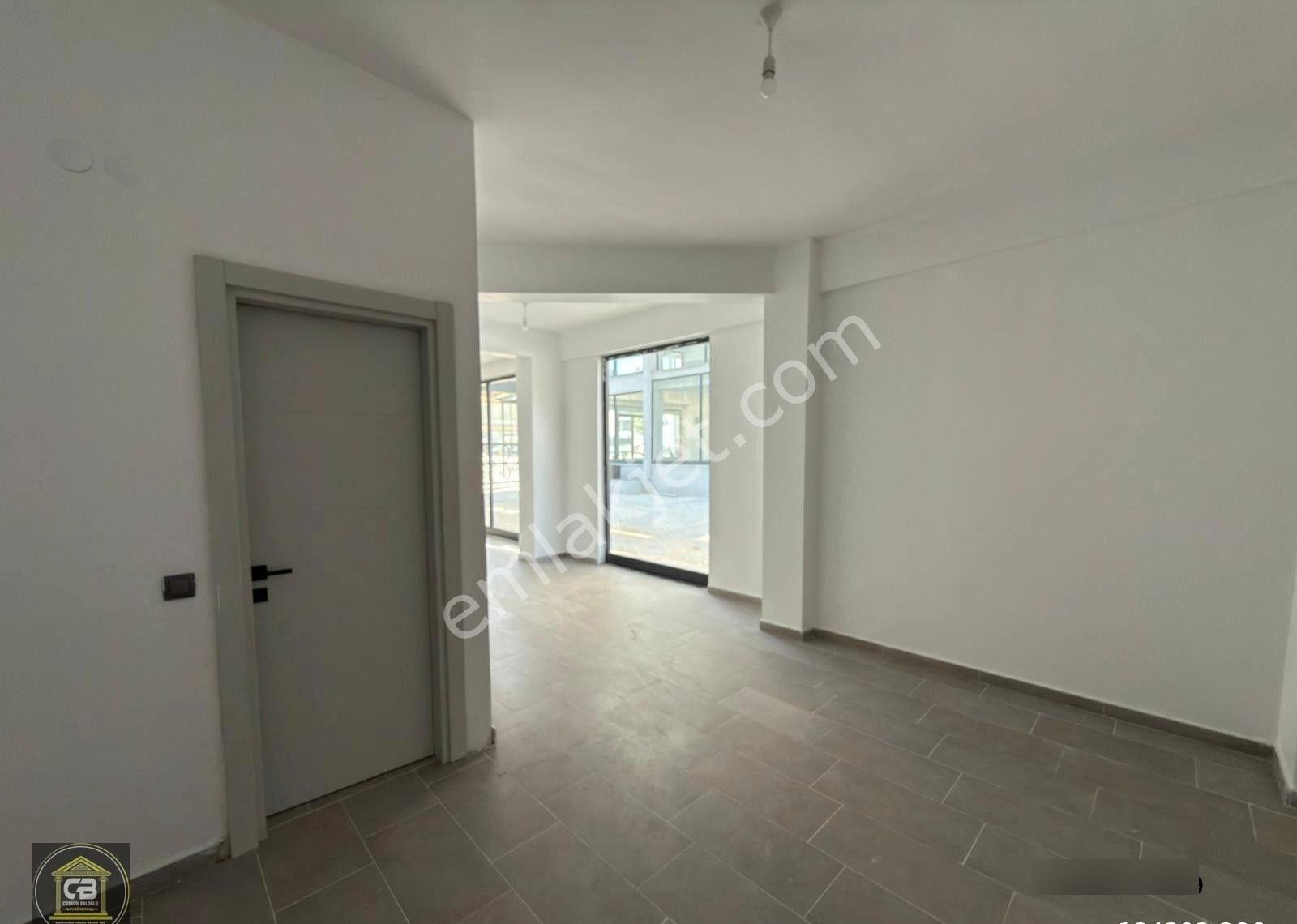 Baloğlu Gayrimenkul'den İşlek Cadde Üzerinde 315 M² Depolu Sıfır Kiralık Dükkan - Görsel 6
