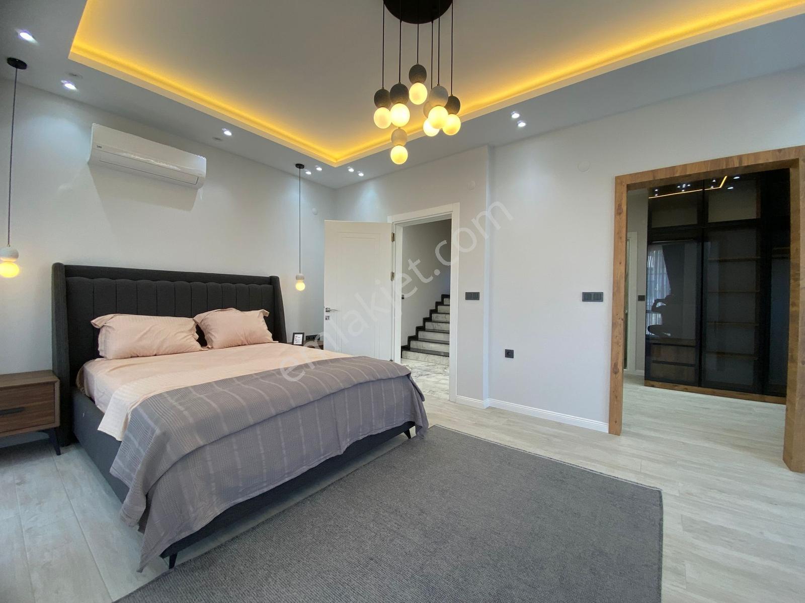 Akbükte Tam Müstakil Full Eşyalı 4+1 Havuzlu Villa - Görsel 27