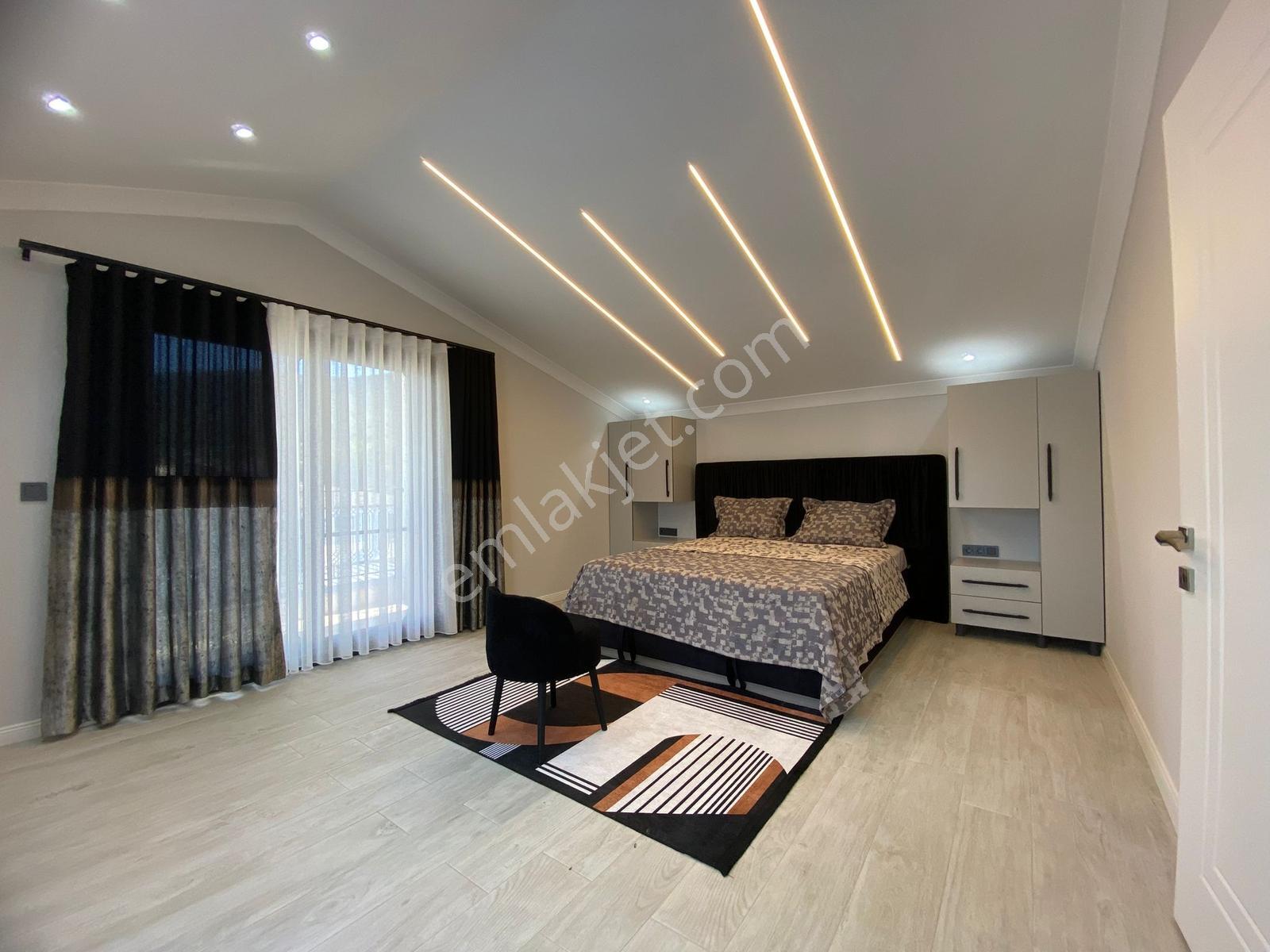 Akbükte Tam Müstakil Full Eşyalı 4+1 Havuzlu Villa - Görsel 40