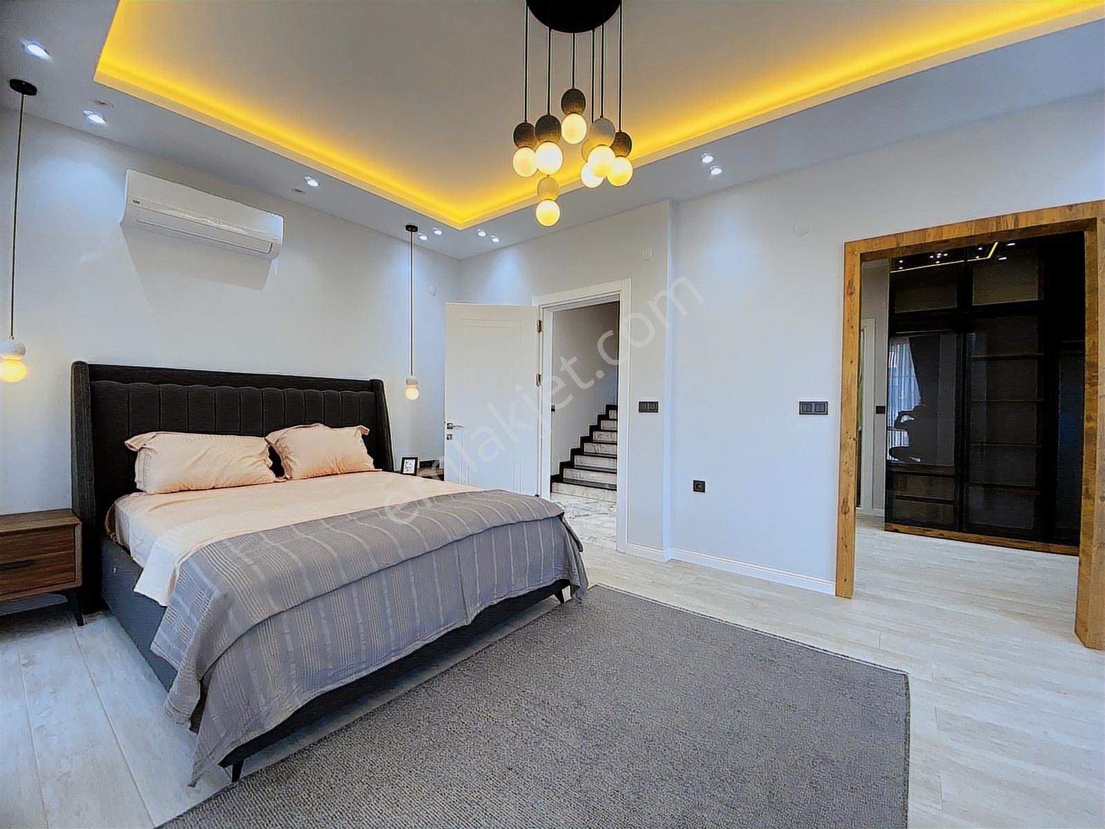 Akbükte Tam Müstakil Full Eşyalı 4+1 Havuzlu Villa - Görsel 36