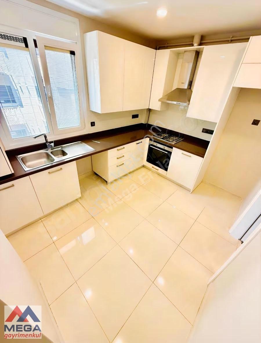 Mega'dan Göztepe Bağdata Yakın 115 M2 2+1 Balkonlu Eb.banyolu - Görsel 2