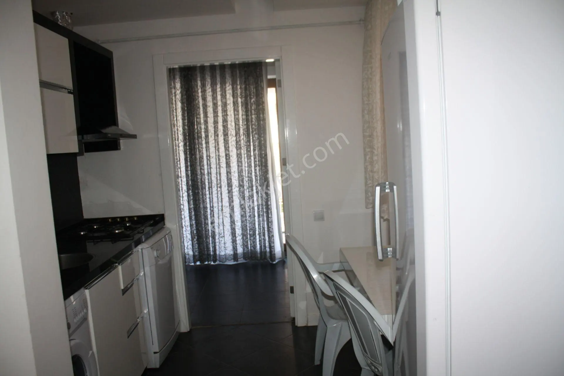 **ender Uysal Gayrimenkulden Foruma Yakın 1+1 Balkonlu Kiralık Apart - Görsel 2