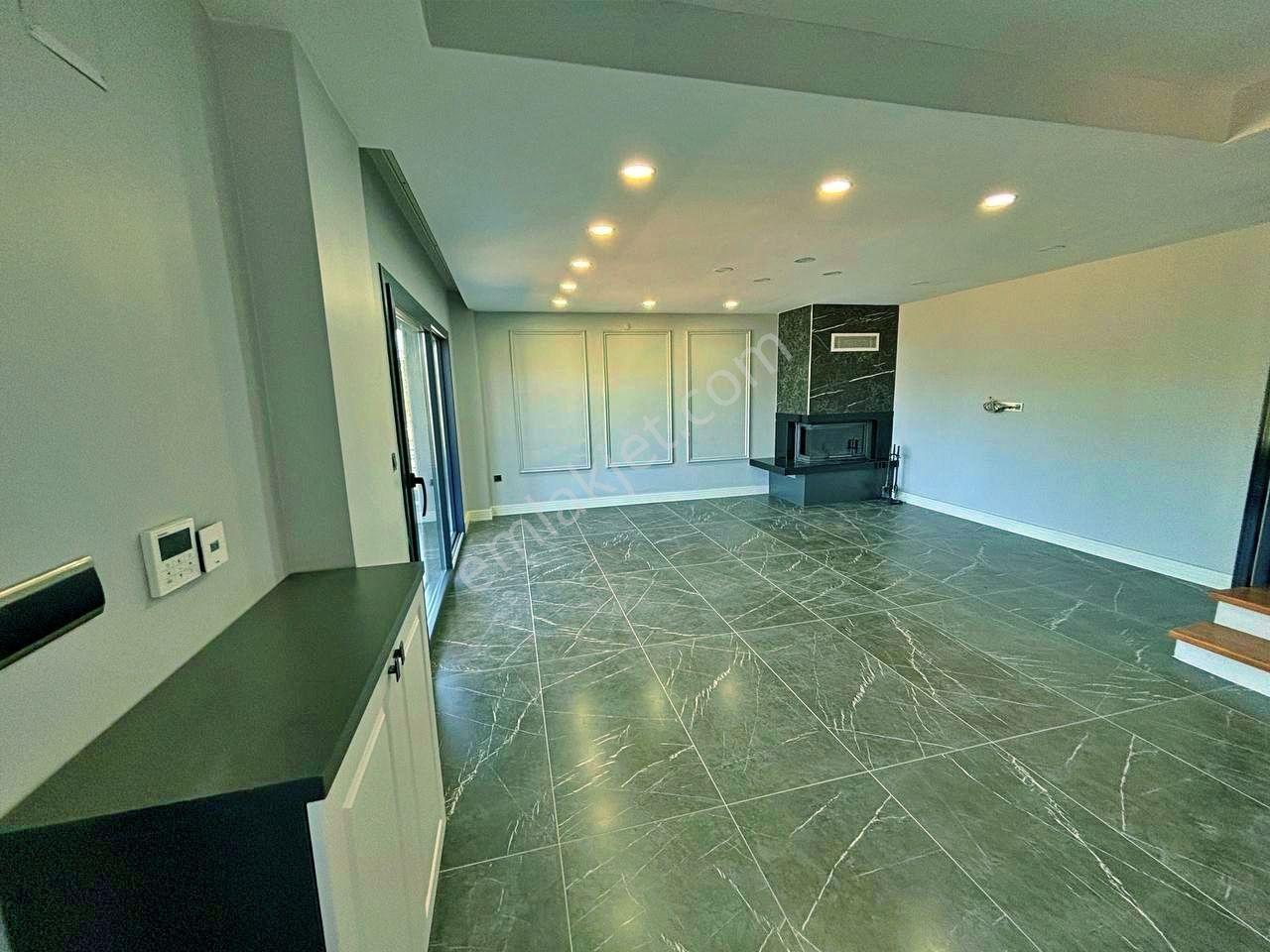 Uytundan Burhaniye İskelede Denize Sıfır 4+2 Müstakil Villa - Görsel 33