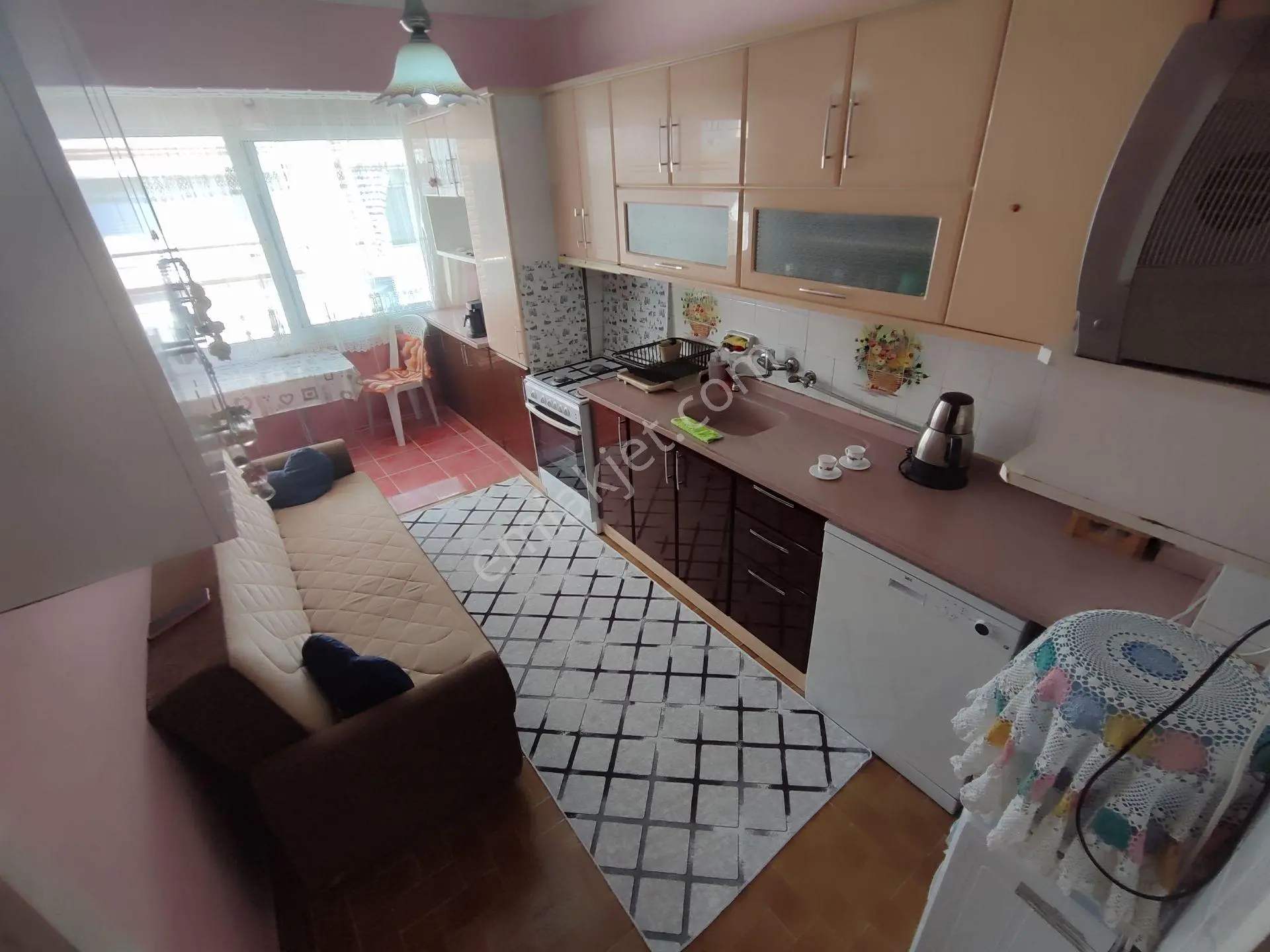 Kardeşten Akçay Salı Pazarı Civarı Denize 300 Mt. Geniş 2+1 Daire - Görsel 9