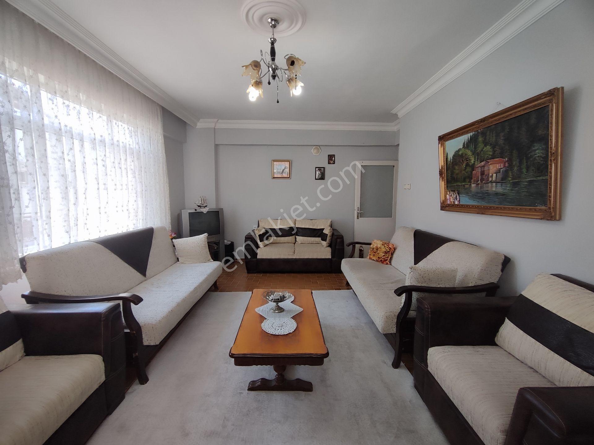 Kardeşten Akçay Salı Pazarı Civarı Denize 300 Mt. Geniş 2+1 Daire - Görsel 11