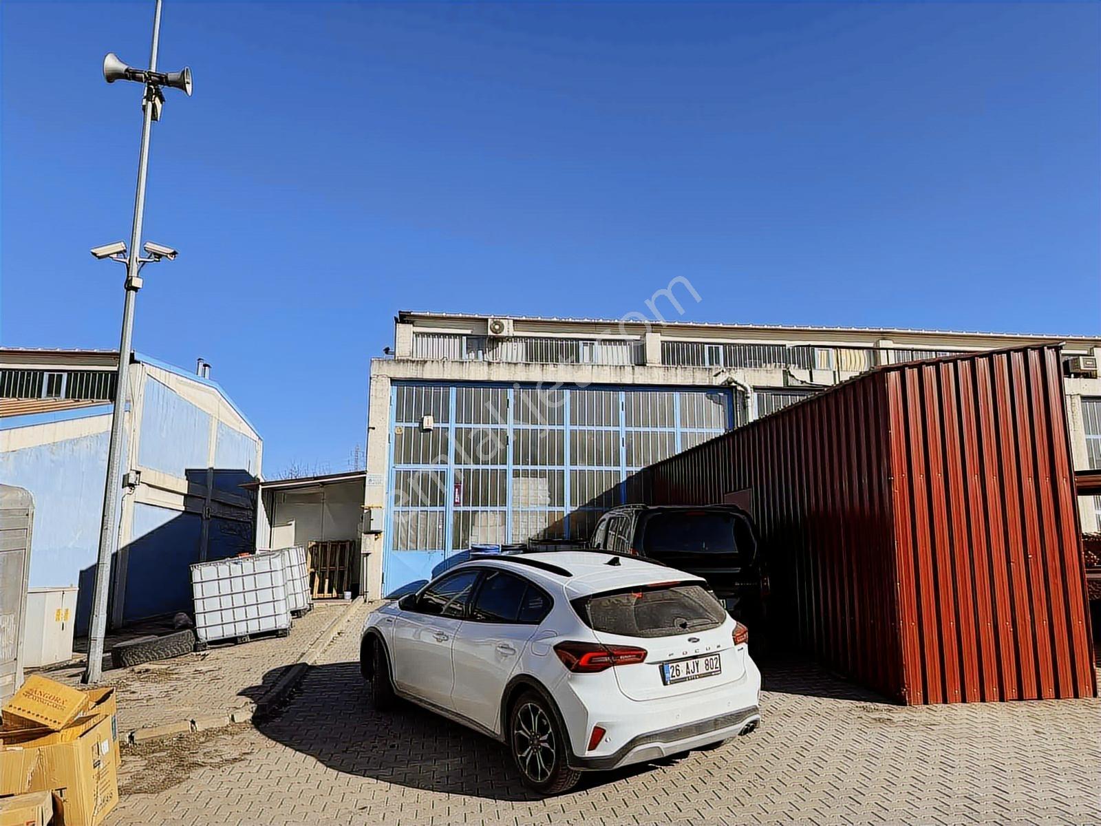 Pera'dan 75.yıl Esnaflar Sanayi Sitesi Satılık Köşe Dükkan