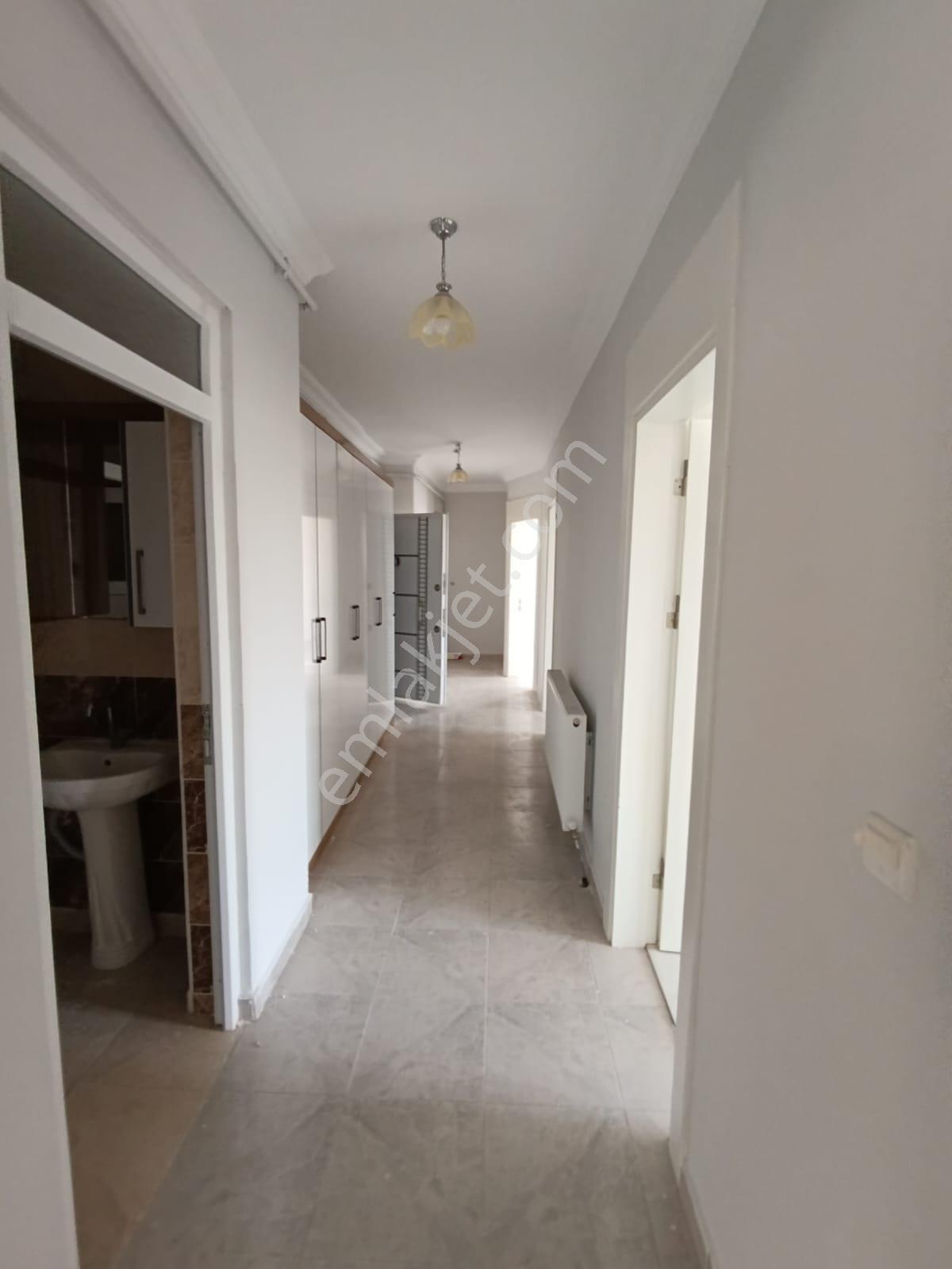 Ayyıldız'dan-3+1 Çift Cepheli Cadde Üzeri Memur Binası Daire - Görsel 10