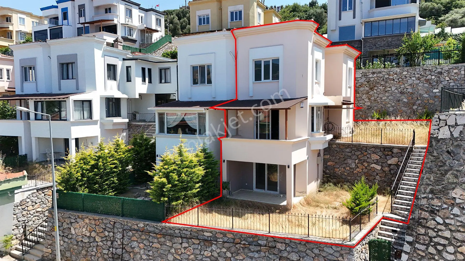 C21 Cius; Harmankaya Villaları'nda Deniz Manzaralı Bahçeli Villa - Görsel 3
