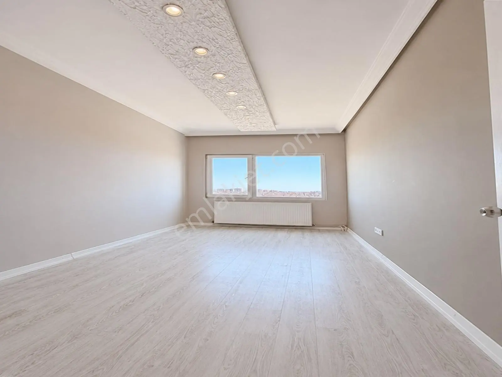 Beylikdüzü Arenadan Cadde Üstü Site İçi 2+1 Daire Fiyat Düştü