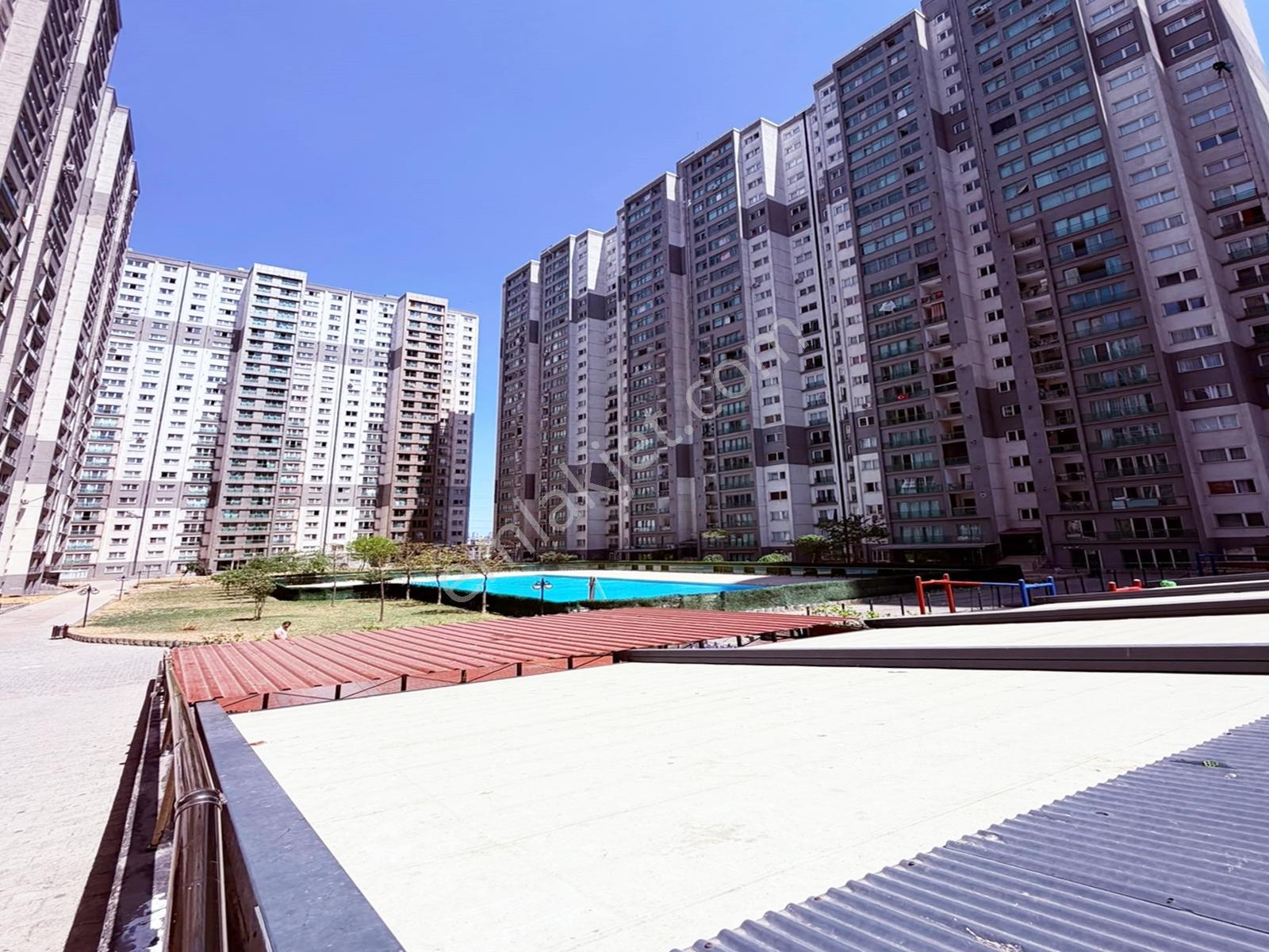 Beylikdüzü Arenadan Cadde Üstü Site İçi 2+1 Daire Fiyat Düştü - Görsel 32