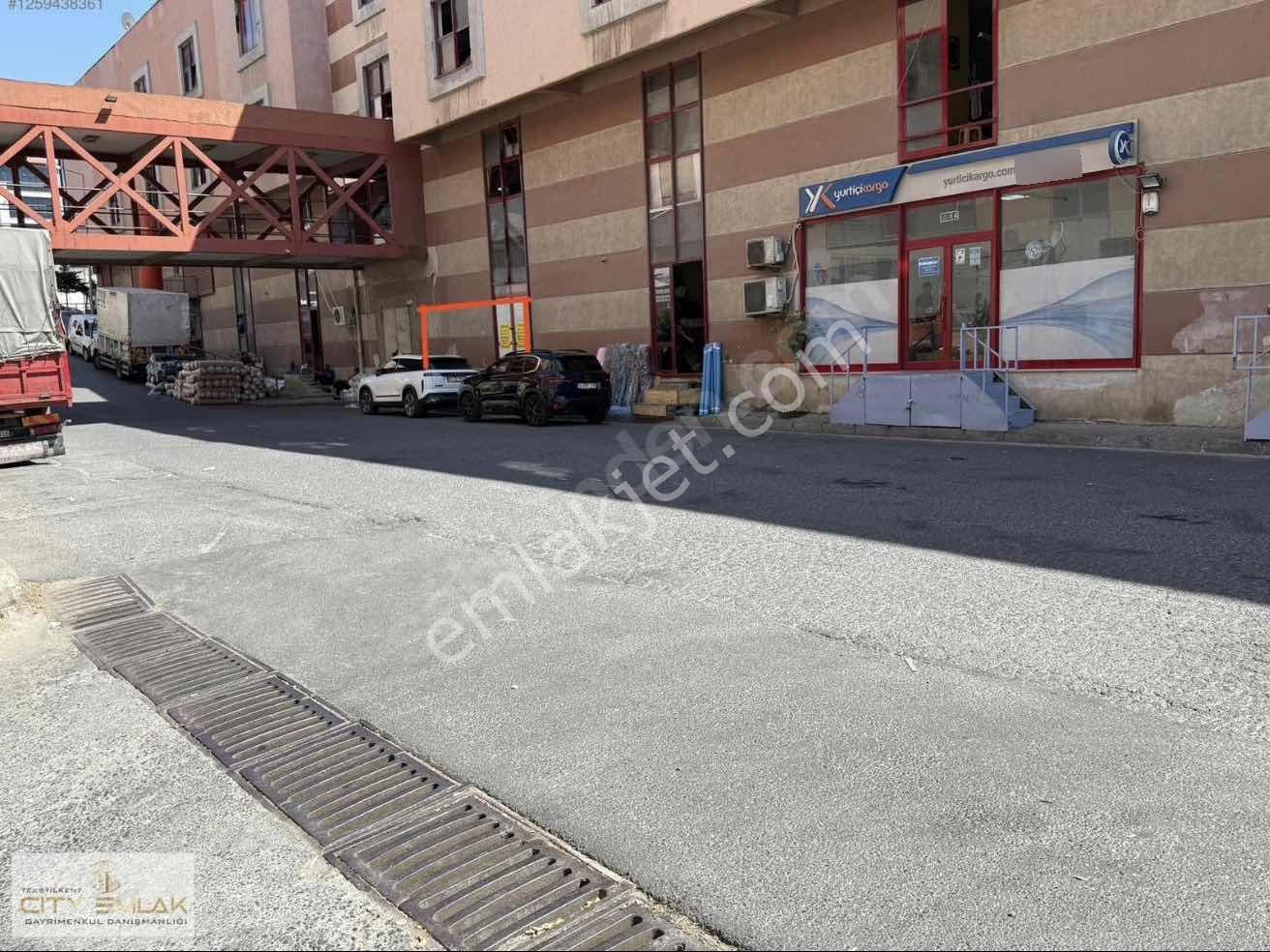 Tekstilkent City Emlaktan Tır Kamyon Yanaşır Kiralık Depo - Görsel 2