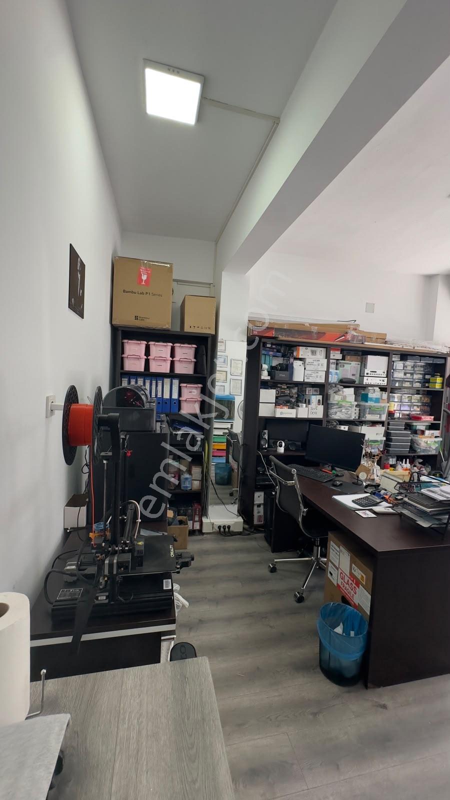 Avcılar Merkezi Konum Ferah Kaçmaz İskanlı 25 M2 Satılık Dükkan - Görsel 11